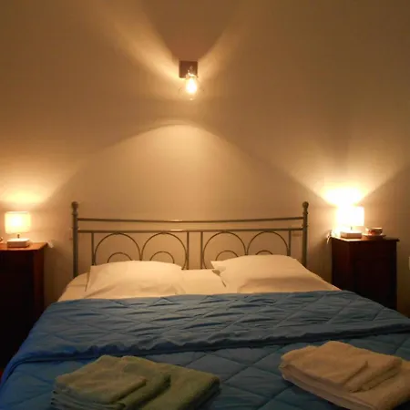 Le Chalet Bed & Breakfast *